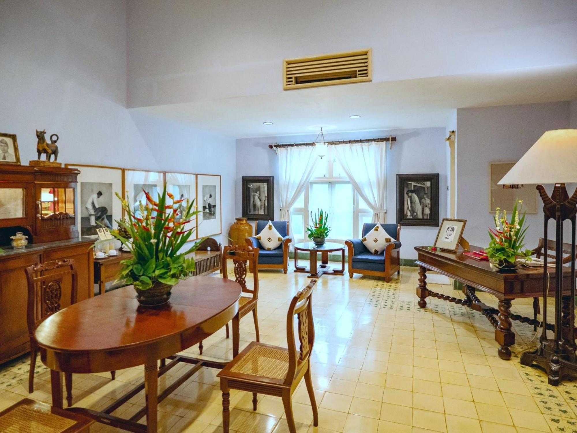 Hotel Tugu Blitar Εξωτερικό φωτογραφία
