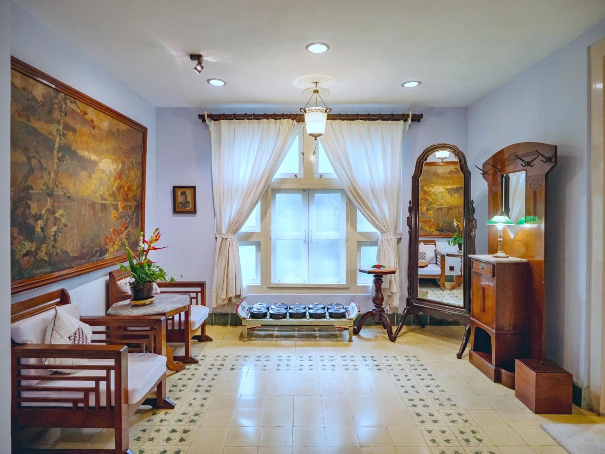 Hotel Tugu Blitar Εξωτερικό φωτογραφία