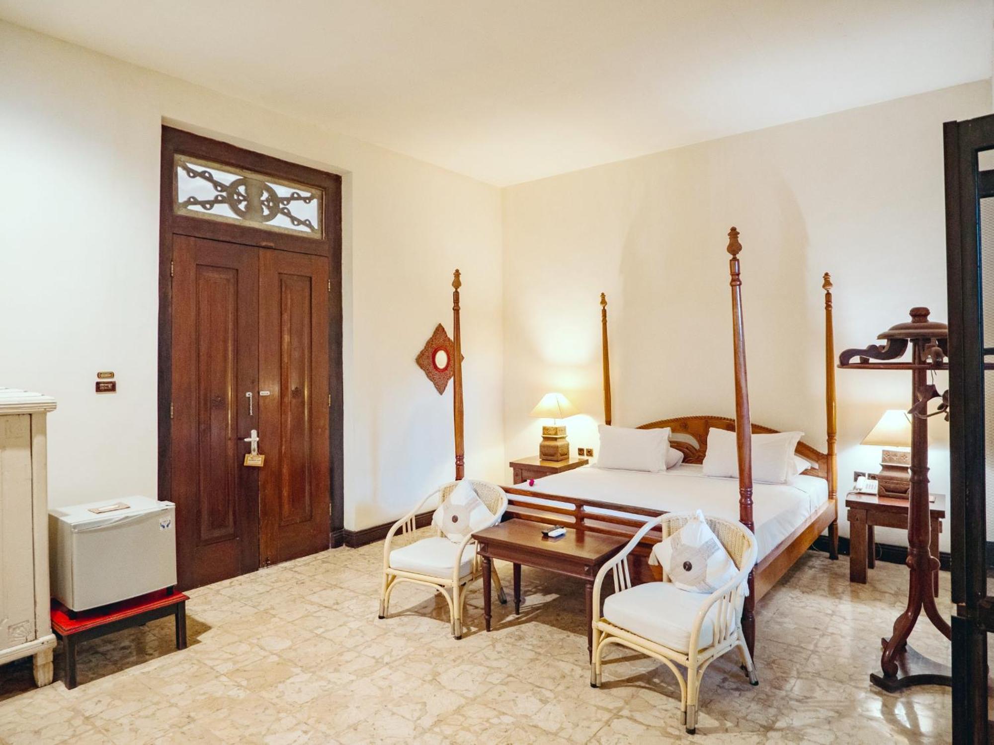 Hotel Tugu Blitar Εξωτερικό φωτογραφία