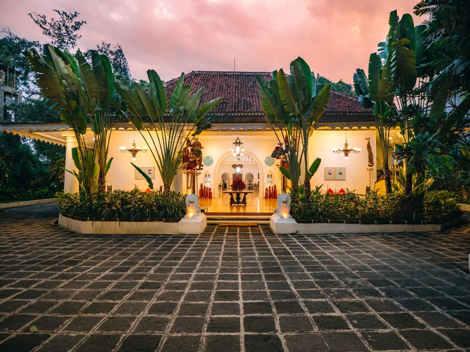 Hotel Tugu Blitar Εξωτερικό φωτογραφία